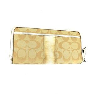 Women’s coach wallet
